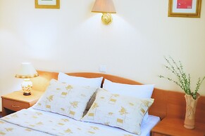 Victoria Palace Hotel