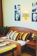 Victoria Palace Hotel