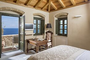 Moni Emvasis Luxury Suites