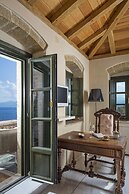 Moni Emvasis Luxury Suites