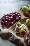 Moni Emvasis Luxury Suites