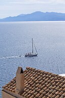 Moni Emvasis Luxury Suites