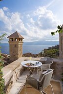 Moni Emvasis Luxury Suites