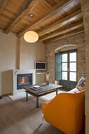 Moni Emvasis Luxury Suites