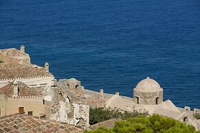 Moni Emvasis Luxury Suites