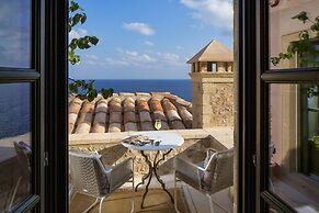 Moni Emvasis Luxury Suites