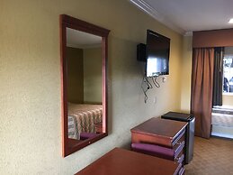 Bellflower Travel Inn