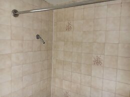 Bellflower Travel Inn