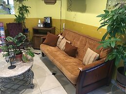 Bellflower Travel Inn