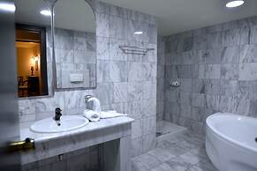 Athina Palace Resort & Spa