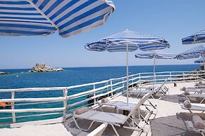 Athina Palace Resort & Spa