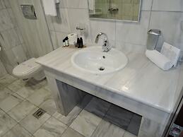 Athina Palace Resort & Spa