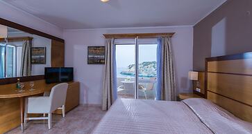 Athina Palace Resort & Spa