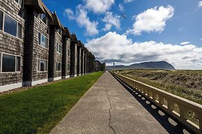 Ebb Tide Oceanfront Inn