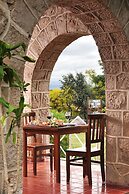 Pinares del Cerro Resort & Suites