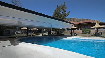 Pinares del Cerro Resort & Suites