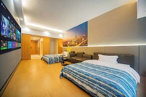 Private-Enjoyed Home Apartment Hotel of R&F Wales Apartment