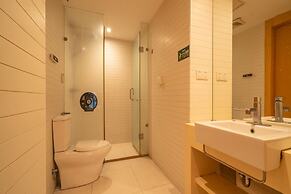 Private-Enjoyed Home Apartment Hotel of R&F Wales Apartment