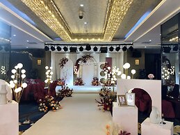 La Perle International Hotel - Free shuttle between hotel and Exhibiti