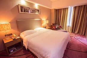 La Perle International Hotel - Free shuttle between hotel and Exhibiti