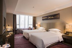 La Perle International Hotel - Free shuttle between hotel and Exhibiti