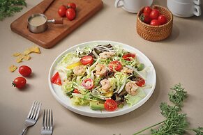 La Perle International Hotel - Free shuttle between hotel and Exhibiti