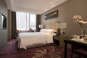 La Perle International Hotel - Free shuttle between hotel and Exhibiti