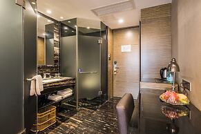 La Perle International Hotel - Free shuttle between hotel and Exhibiti