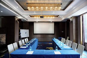 La Perle International Hotel - Free shuttle between hotel and Exhibiti