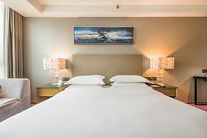 La Perle International Hotel - Free shuttle between hotel and Exhibiti