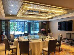 La Perle International Hotel - Free shuttle between hotel and Exhibiti