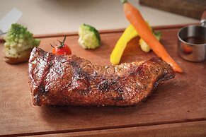 La Perle International Hotel - Free shuttle between hotel and Exhibiti