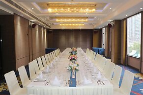 La Perle International Hotel - Free shuttle between hotel and Exhibiti