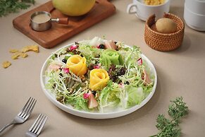 La Perle International Hotel - Free shuttle between hotel and Exhibiti