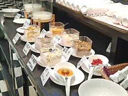 La Perle International Hotel - Free shuttle between hotel and Exhibiti