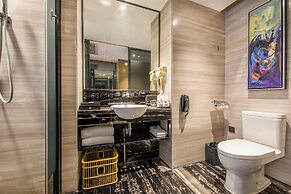 La Perle International Hotel - Free shuttle between hotel and Exhibiti