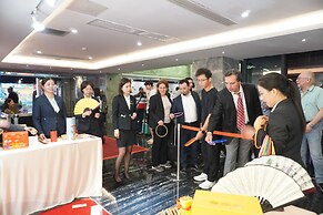 La Perle International Hotel - Free shuttle between hotel and Exhibiti