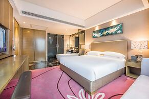 La Perle International Hotel - Free shuttle between hotel and Exhibiti