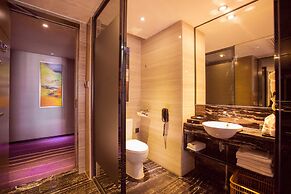 La Perle International Hotel - Free shuttle between hotel and Exhibiti