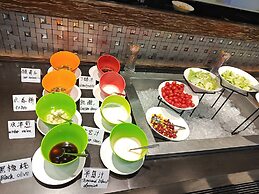 La Perle International Hotel - Free shuttle between hotel and Exhibiti