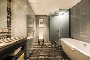 La Perle International Hotel - Free shuttle between hotel and Exhibiti