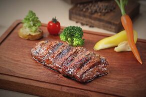 La Perle International Hotel - Free shuttle between hotel and Exhibiti