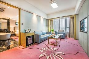 La Perle International Hotel - Free shuttle between hotel and Exhibiti