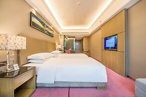 La Perle International Hotel - Free shuttle between hotel and Exhibiti