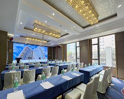 La Perle International Hotel - Free shuttle between hotel and Exhibiti