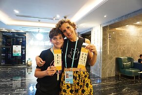 La Perle International Hotel - Free shuttle between hotel and Exhibiti