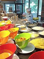 La Perle International Hotel - Free shuttle between hotel and Exhibiti