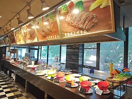 La Perle International Hotel - Free shuttle between hotel and Exhibiti