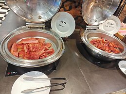 La Perle International Hotel - Free shuttle between hotel and Exhibiti