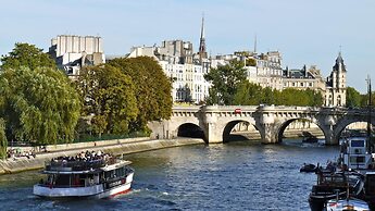 Hotel Paris Pacific